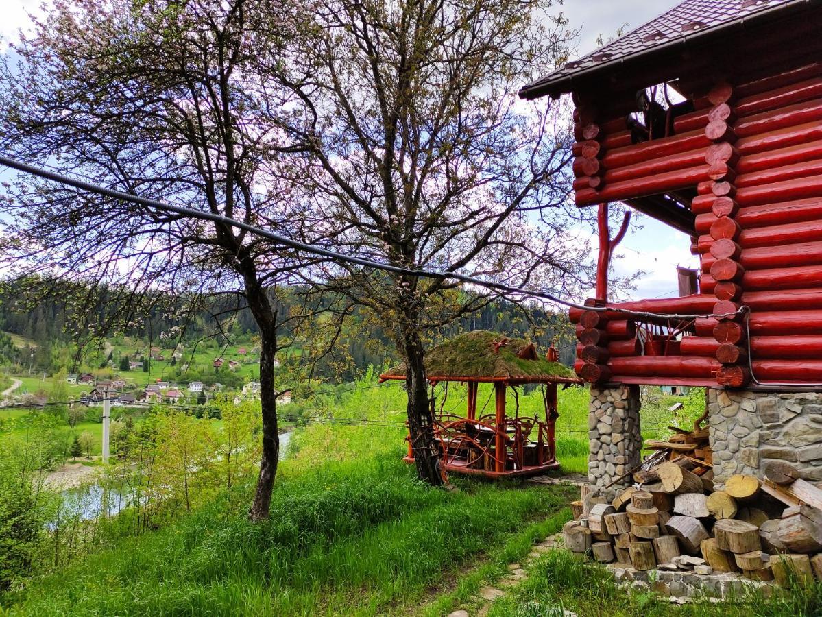 Дерев'Яний Котедж "Казка" ยาเรมชา ภายนอก รูปภาพ