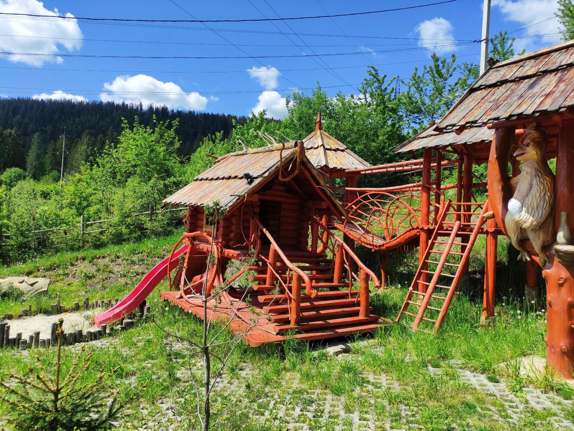 Дерев'Яний Котедж "Казка" ยาเรมชา ภายนอก รูปภาพ